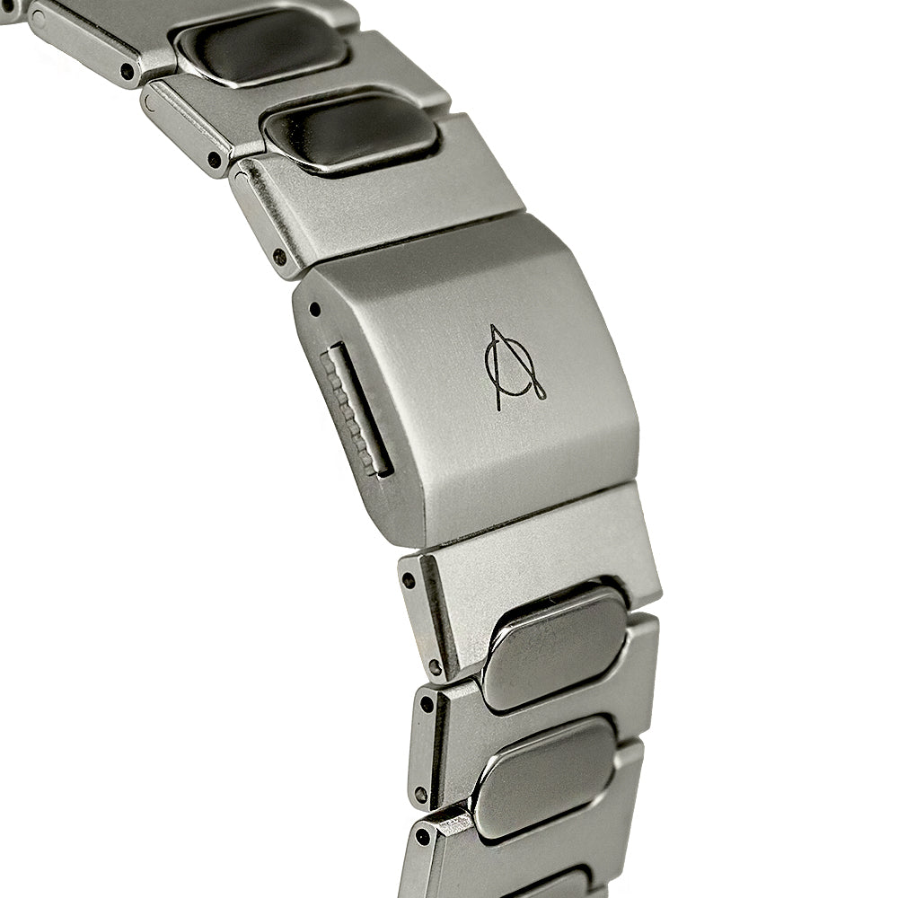 Parlak Titanium Premium Apple Watch Strap - Silver | Compatible with Series 3-7, SE & All 42/44/45/49mm