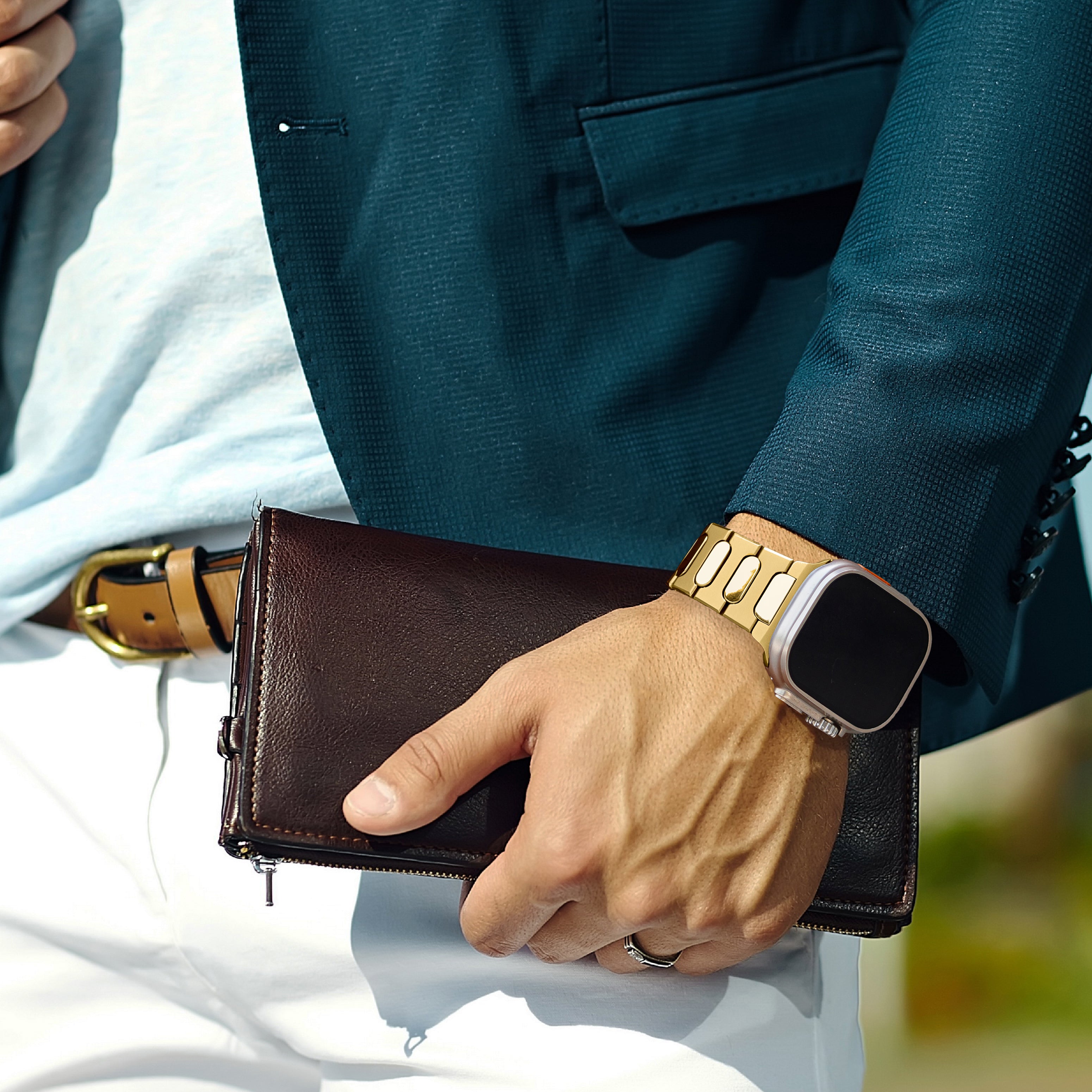 Parlak Titanium Premium Apple Watch Strap - Gold | Compatible with Series 3-7, SE & All 42/44/45/49mm